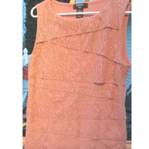 VERVE L SLEEVELESS TOP W ASYMETRICAL LACY TRIM